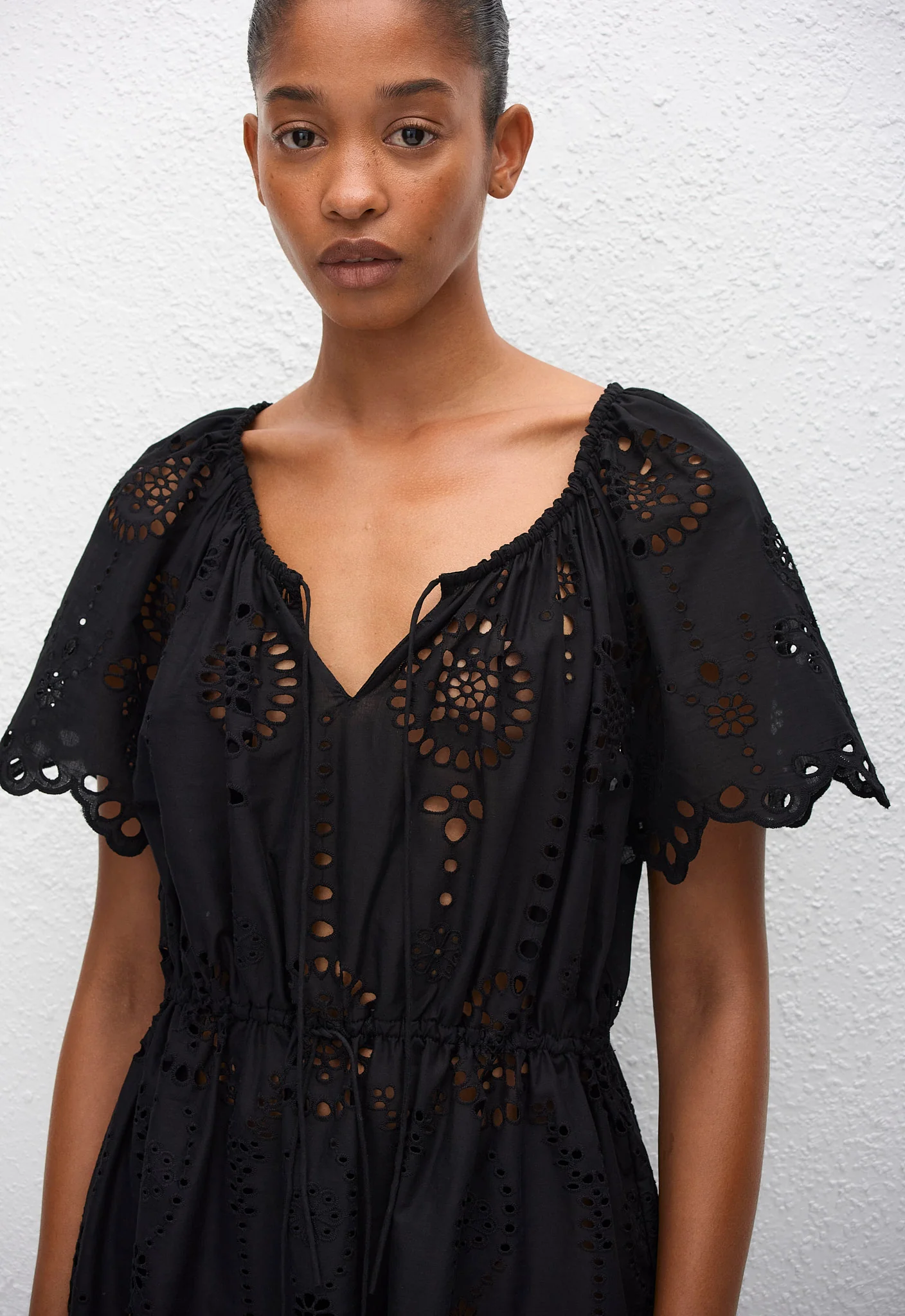 Broderie Scoop Mini Dress - Black - Image 2