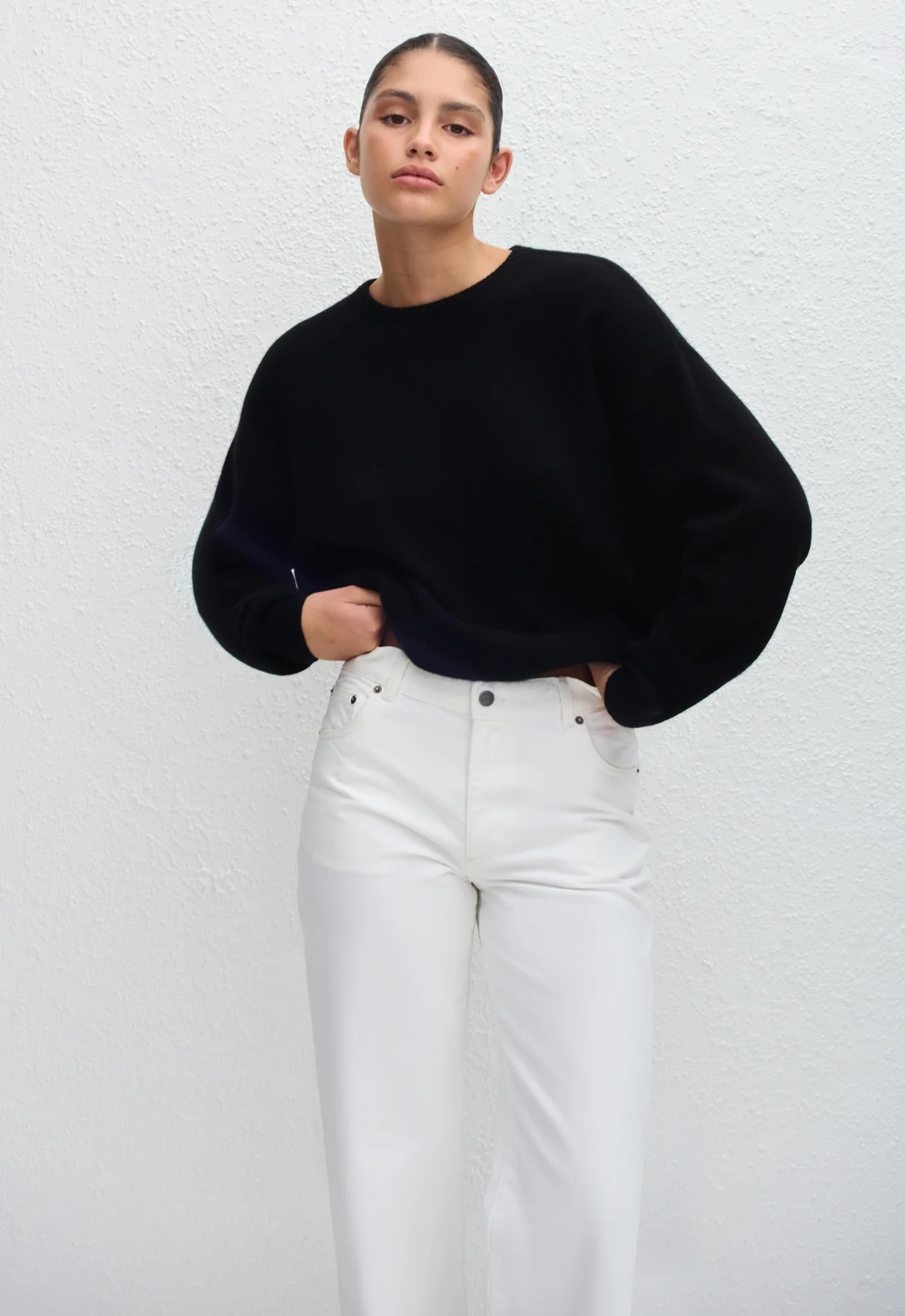 Cashmere Crew Sweater - Black - Image 2