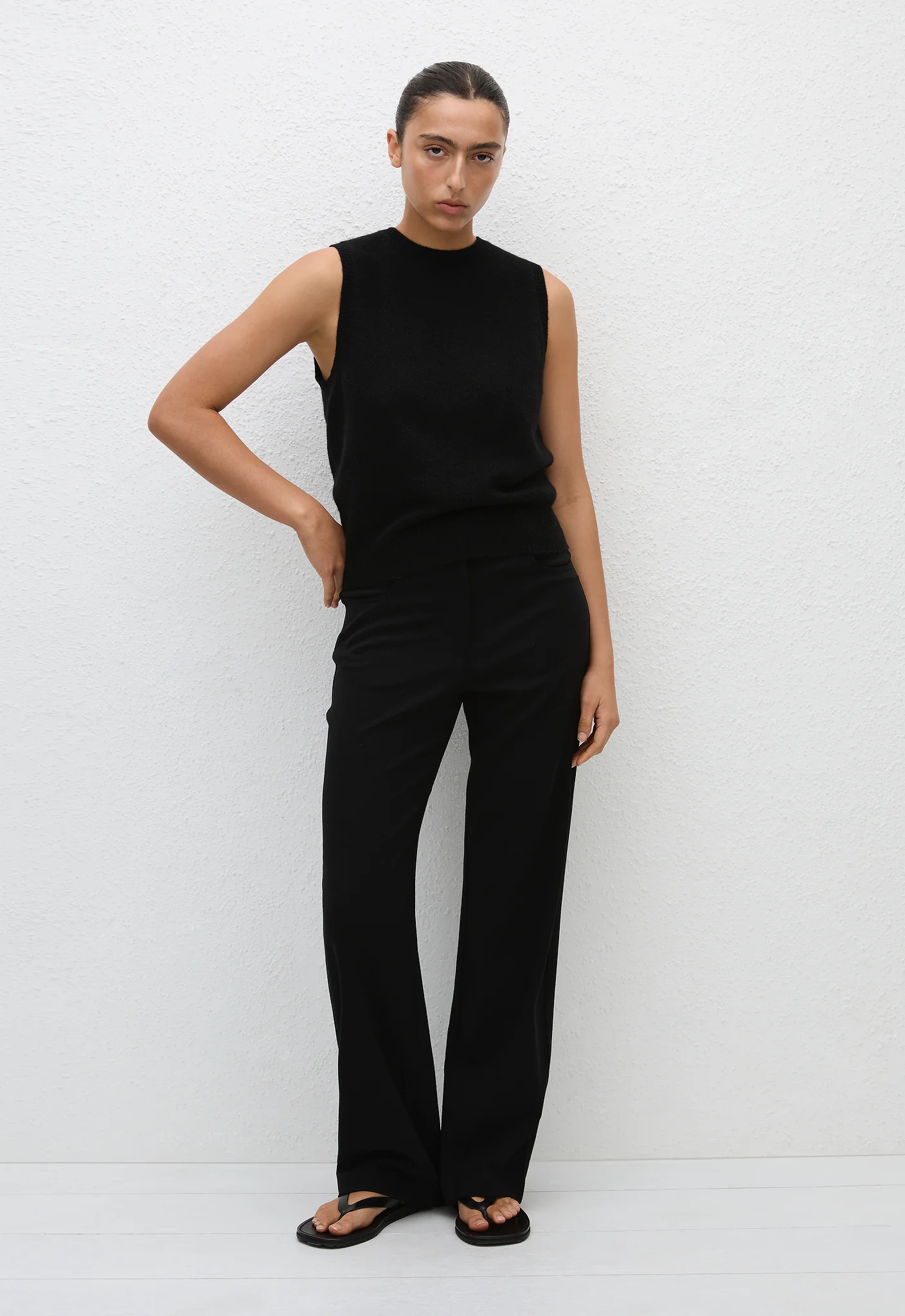 Cashmere Crew Vest - Black