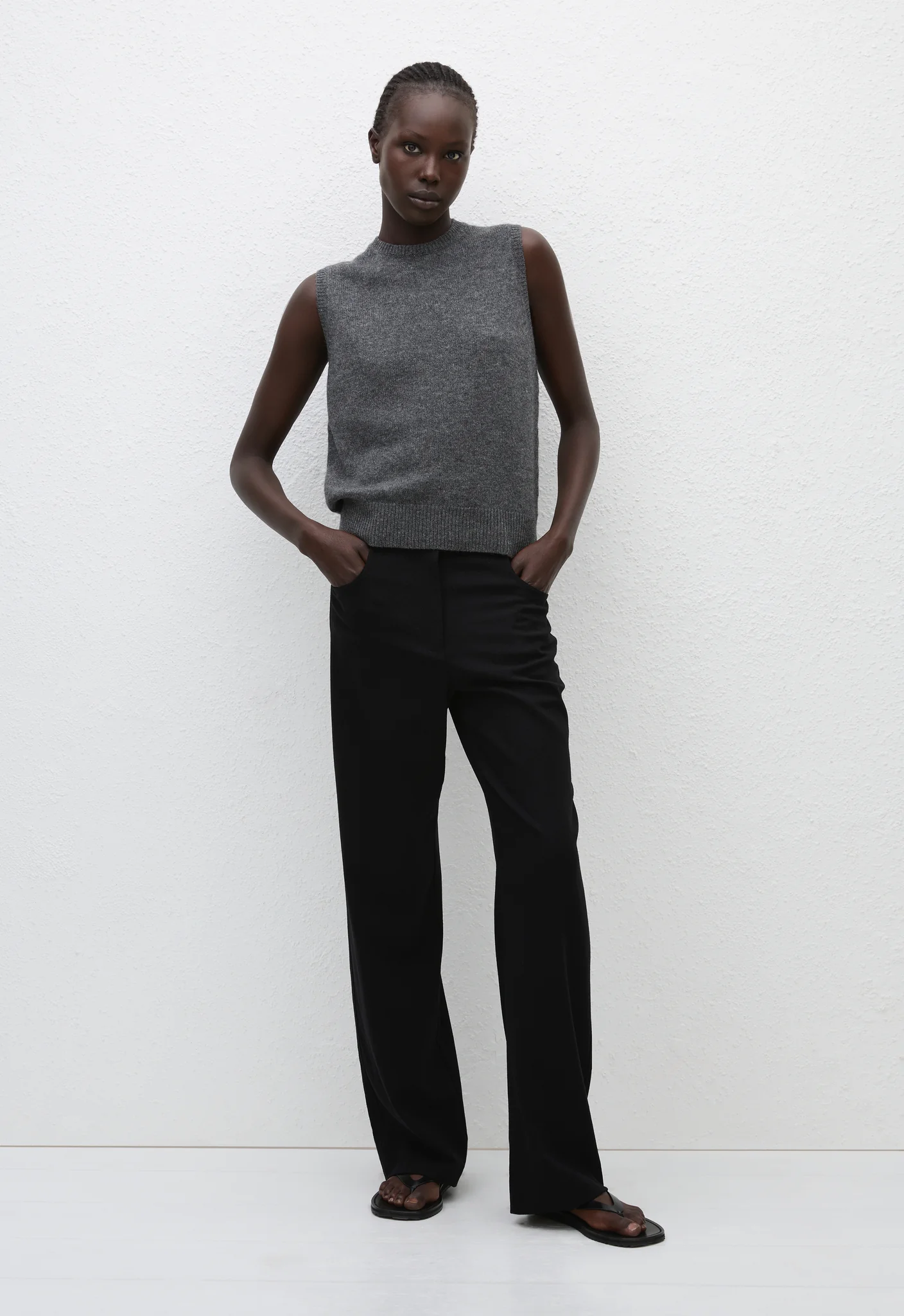 Cashmere Crew Vest - Charcoal