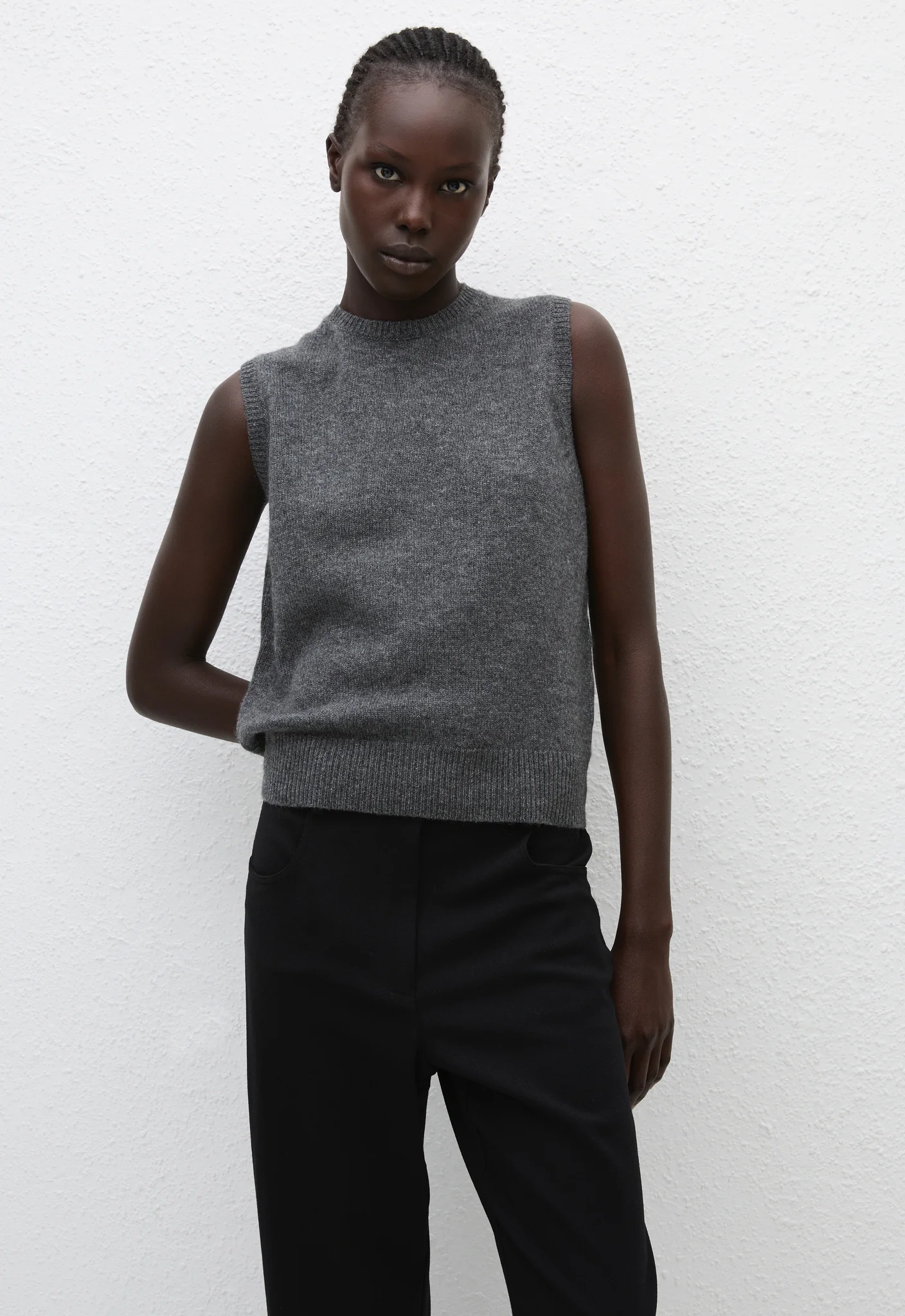 Cashmere Crew Vest - Charcoal - Image 2