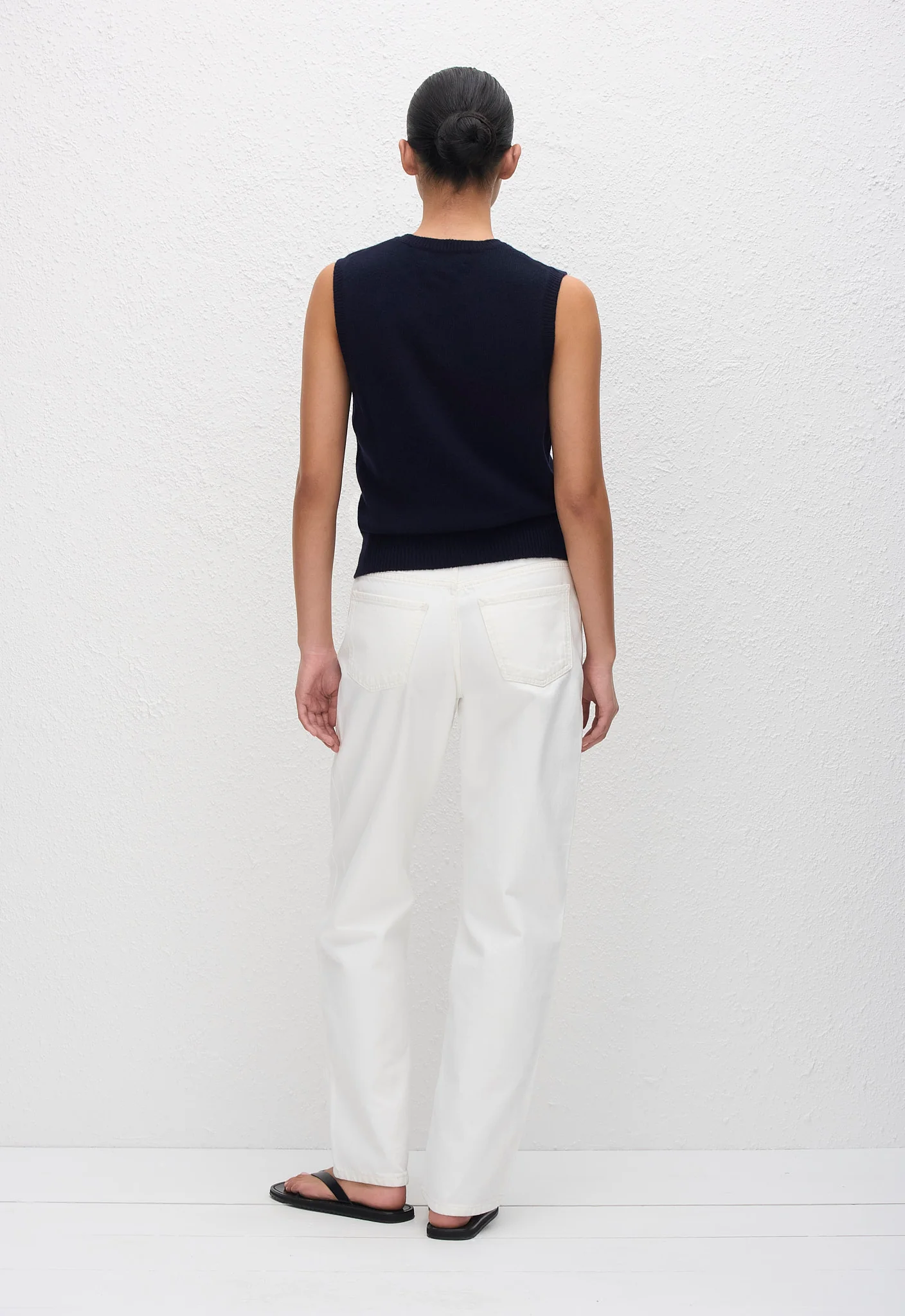 Cashmere Crew Vest - Navy - Image 4