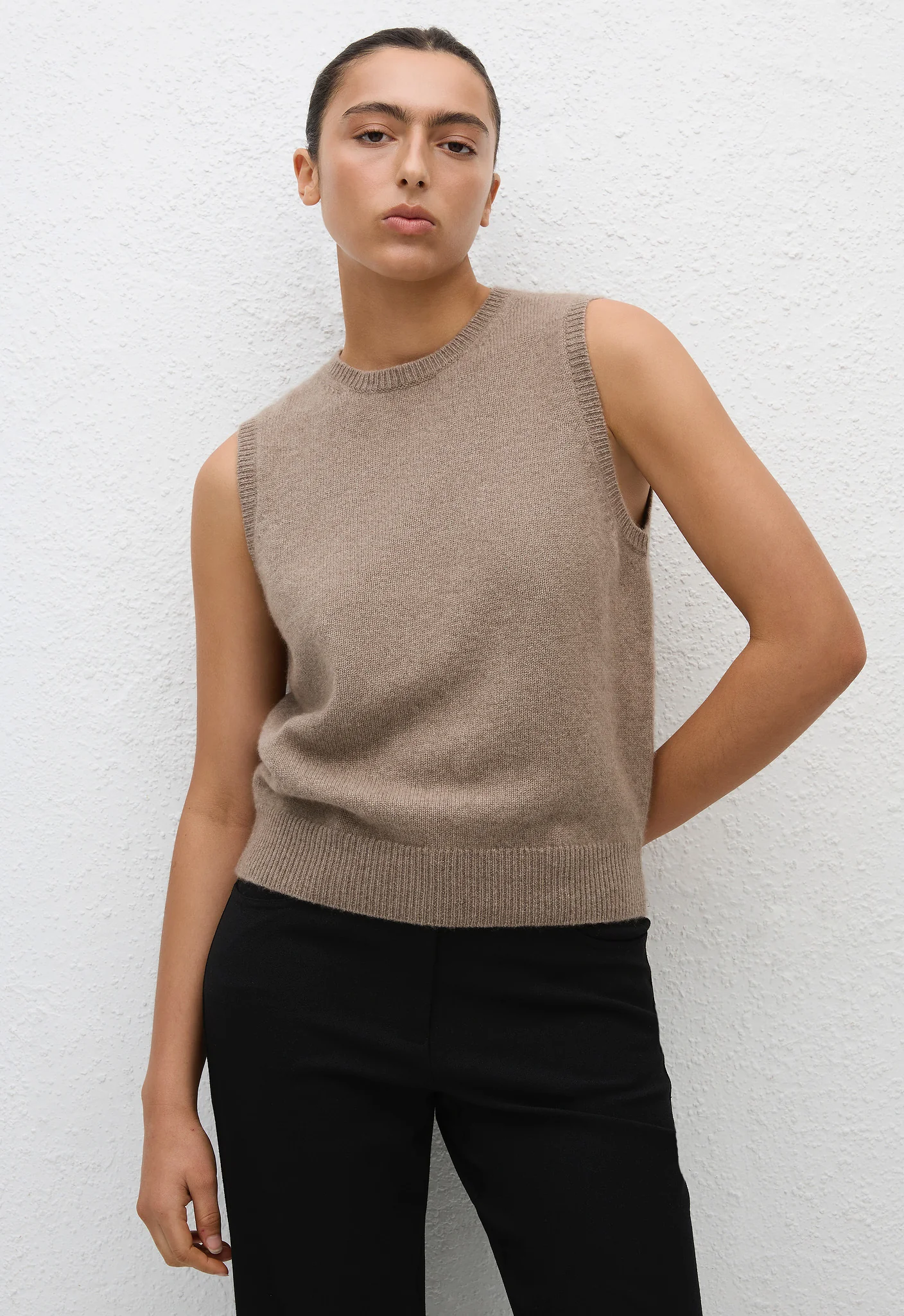 Cashmere Crew Vest - Wheat - Image 2