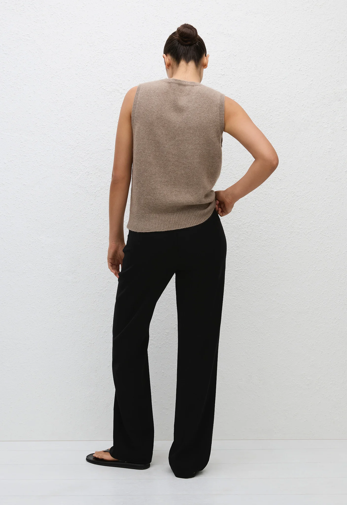 Cashmere Crew Vest - Wheat - Image 4