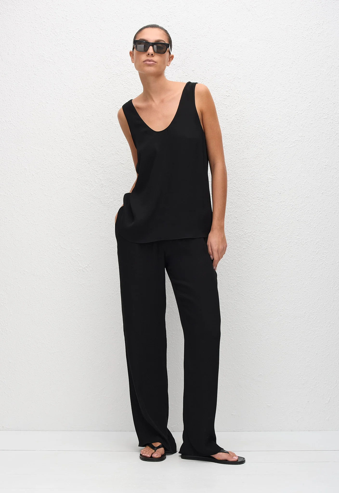 Fluid Scoop Tank - Black - Image 3